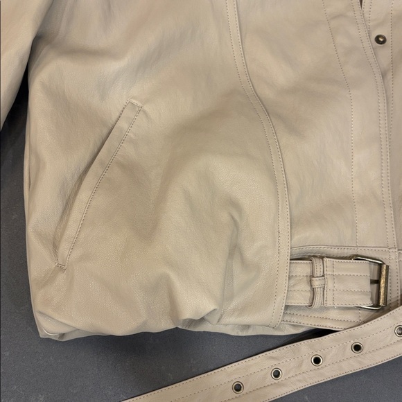 Max Studio Jacket - Picture 9 of 11